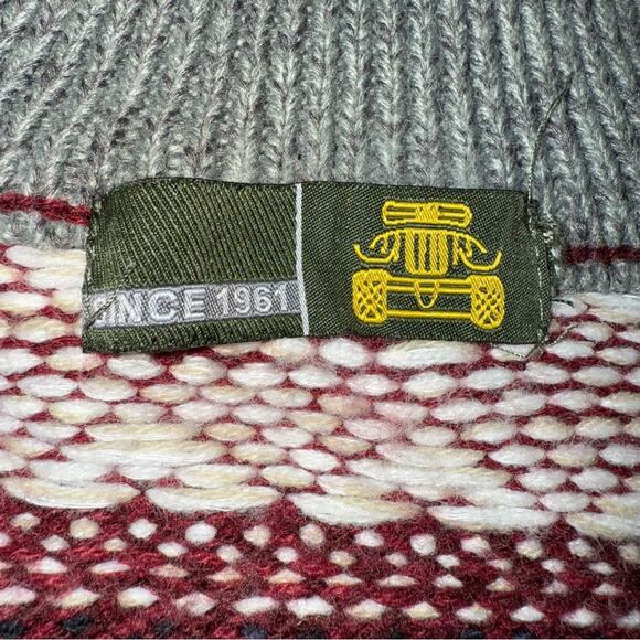 VINTAGE Men's Deep Red and White Arctic Full Zip Sweater Size Small - Picture 4 of 7